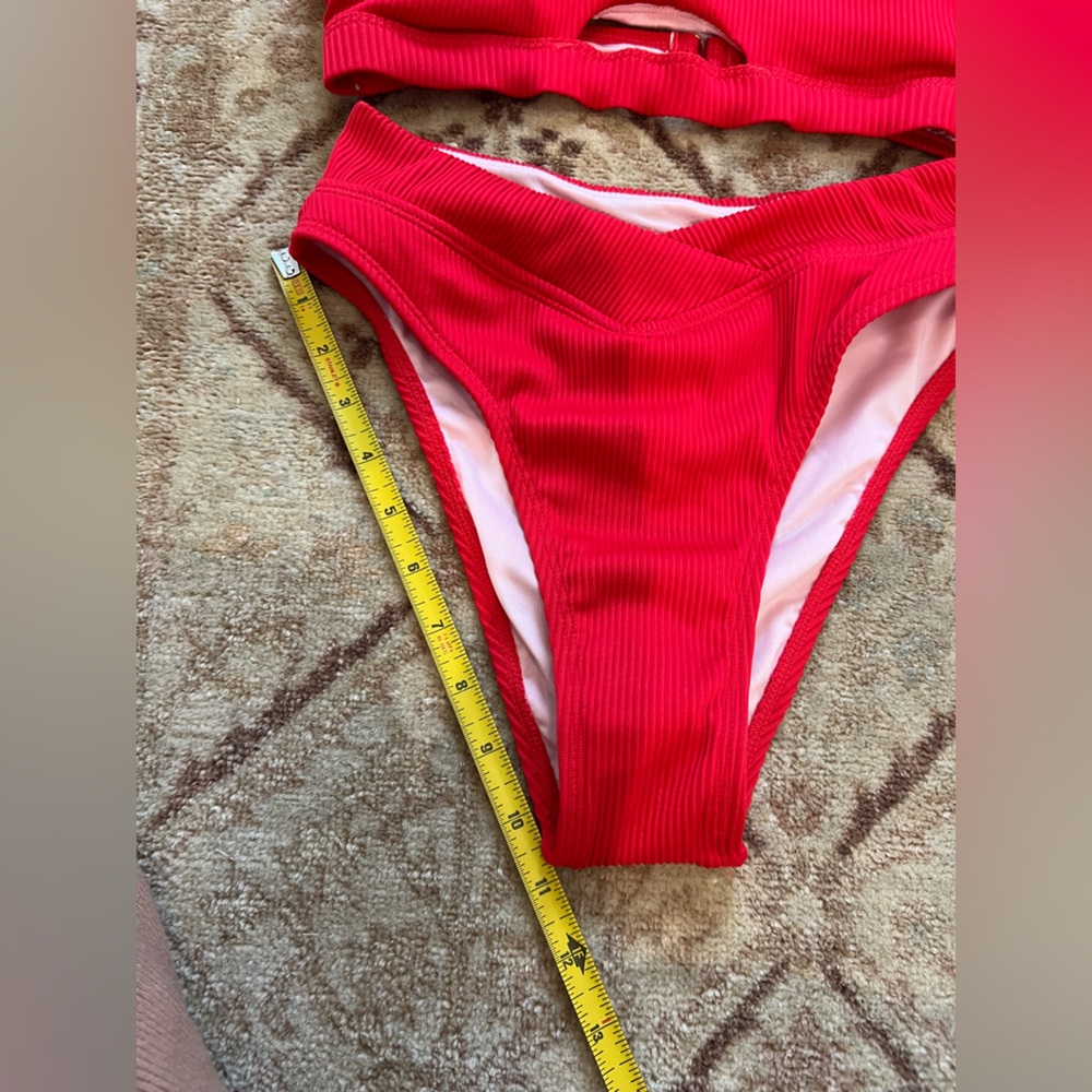 Cupshe Sensorial Spring Cut-Out Bikini Top & V-Waist Bottoms Set NWT - Picture 8 of 16